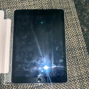 Working Apple iPad Model A1475